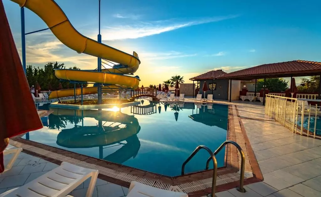 هتل سان شاین هالیدی ریزورت فتحیه